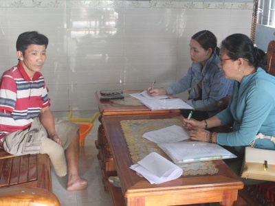Quang Nam: The first home visit on independent living for persons with disabilities in Bac Tra My
